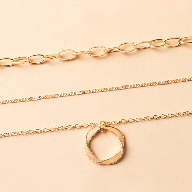 Thick Chain Ring Pendant Necklace: Unique & Stylish