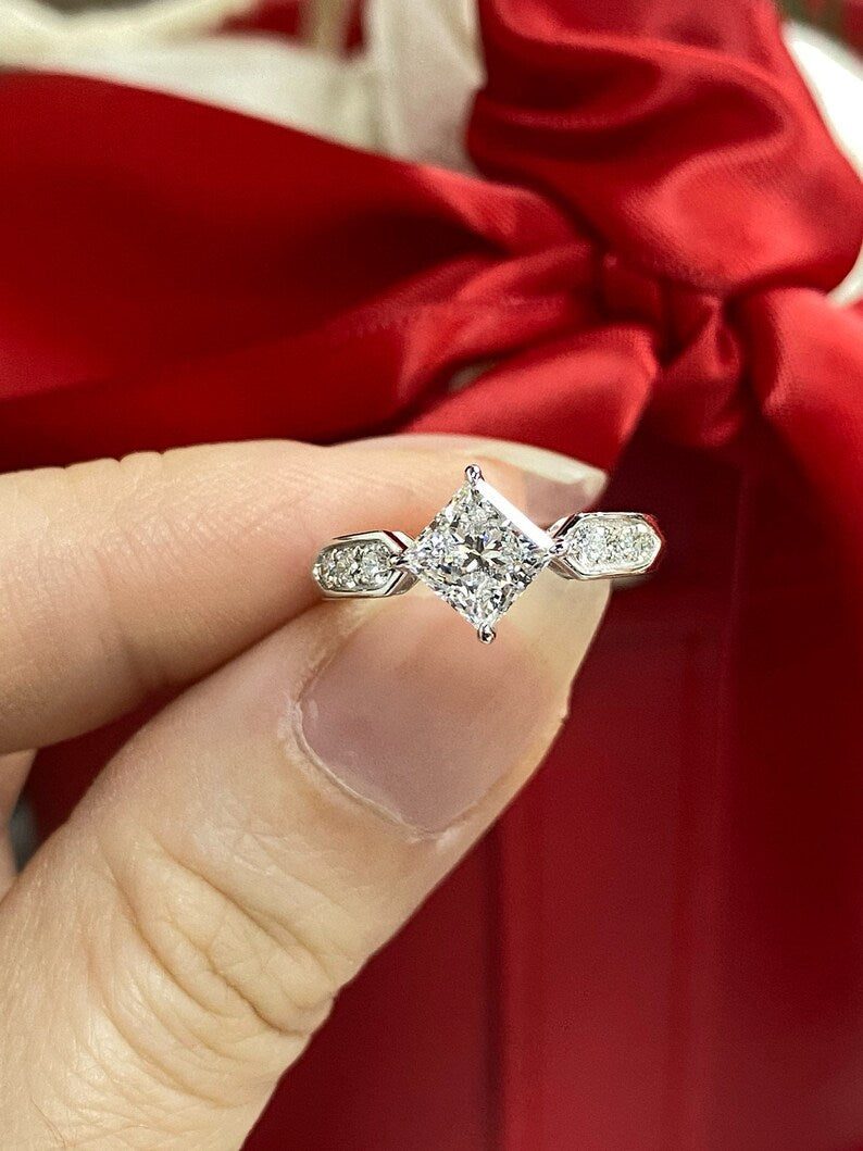 Art Deco Princess Cut Lab Diamond Engagement Ring in 18K Solid White Gold - Sustainable and Elegant Design for Weddings and Anniversaries