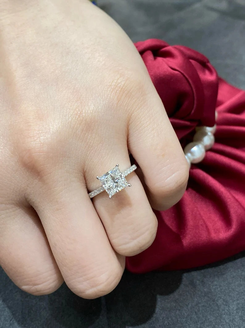 princess cut lab-grown diamond engagement ring in 18K white gold, featuring a minimalist design perfect for weddings and anniversaries.